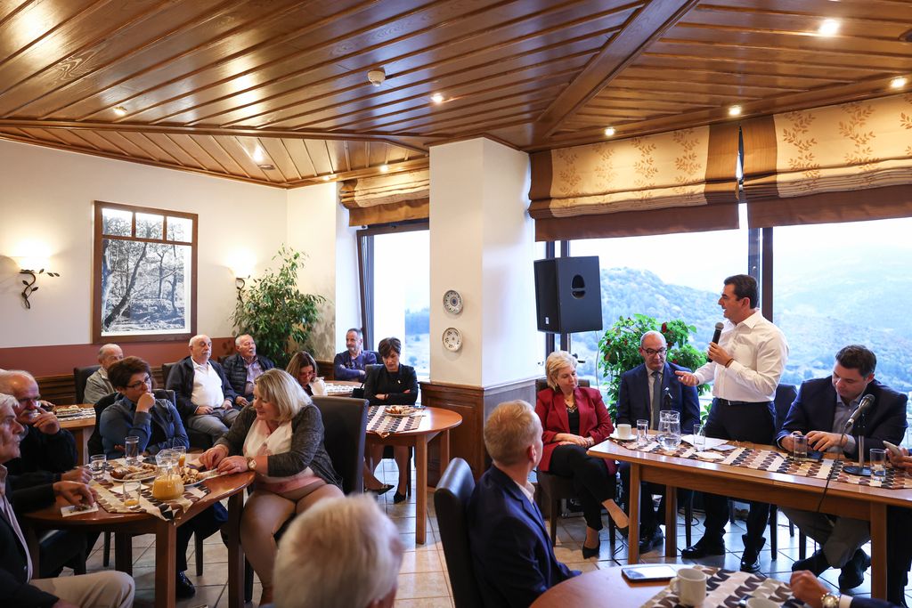 Ν.Δ.: Επίσκεψη του Κώστα Σκρέκα στο Καρπενήσι