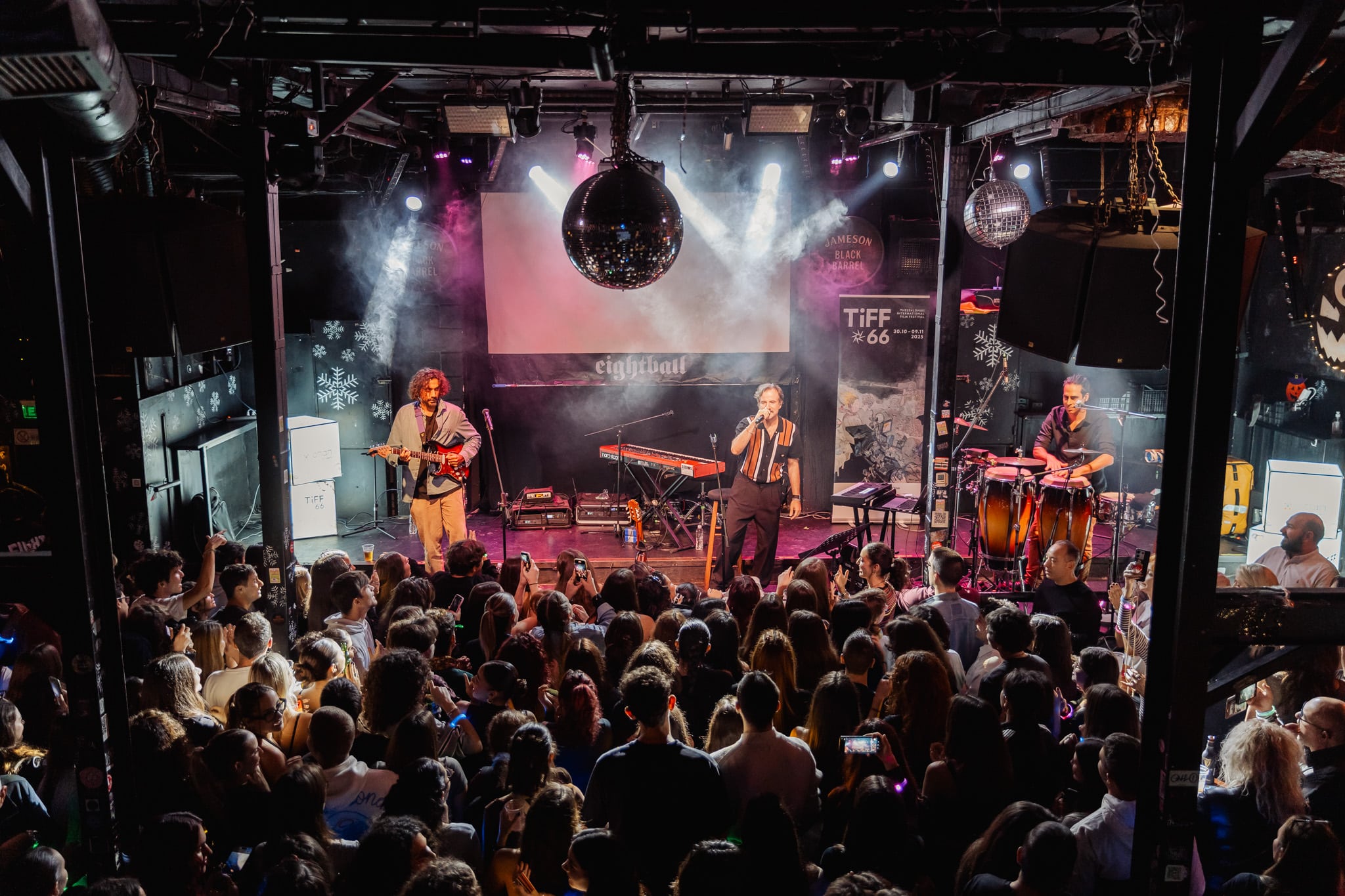 Η συναυλία του Κωστή Μαραβέγια στο Eightball Club