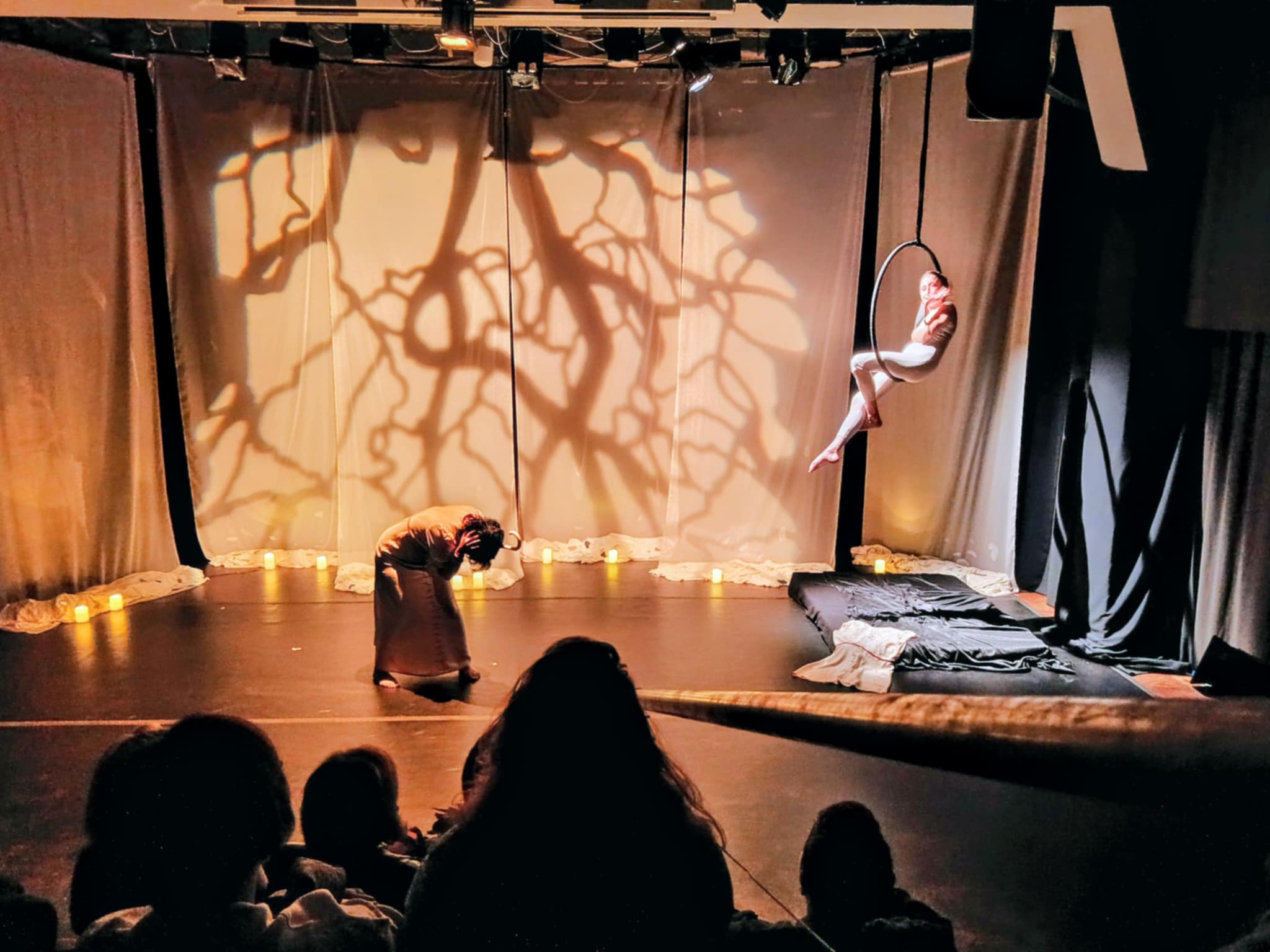 Η Μαρία Κατσιώνη με τον κ. Μιχάλη Αγγελή, οικονομικό διευθυντή του Regency Casino mont Parness και την κ. Κατερίνα Σιαφάκα, διευθύντρια λογιστηρίου του Regency Casino mont Parness 