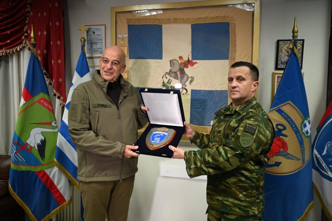 Δένδιας: Οι Ένοπλες Δυνάμεις φρουρούν τα όρια της επικράτειας