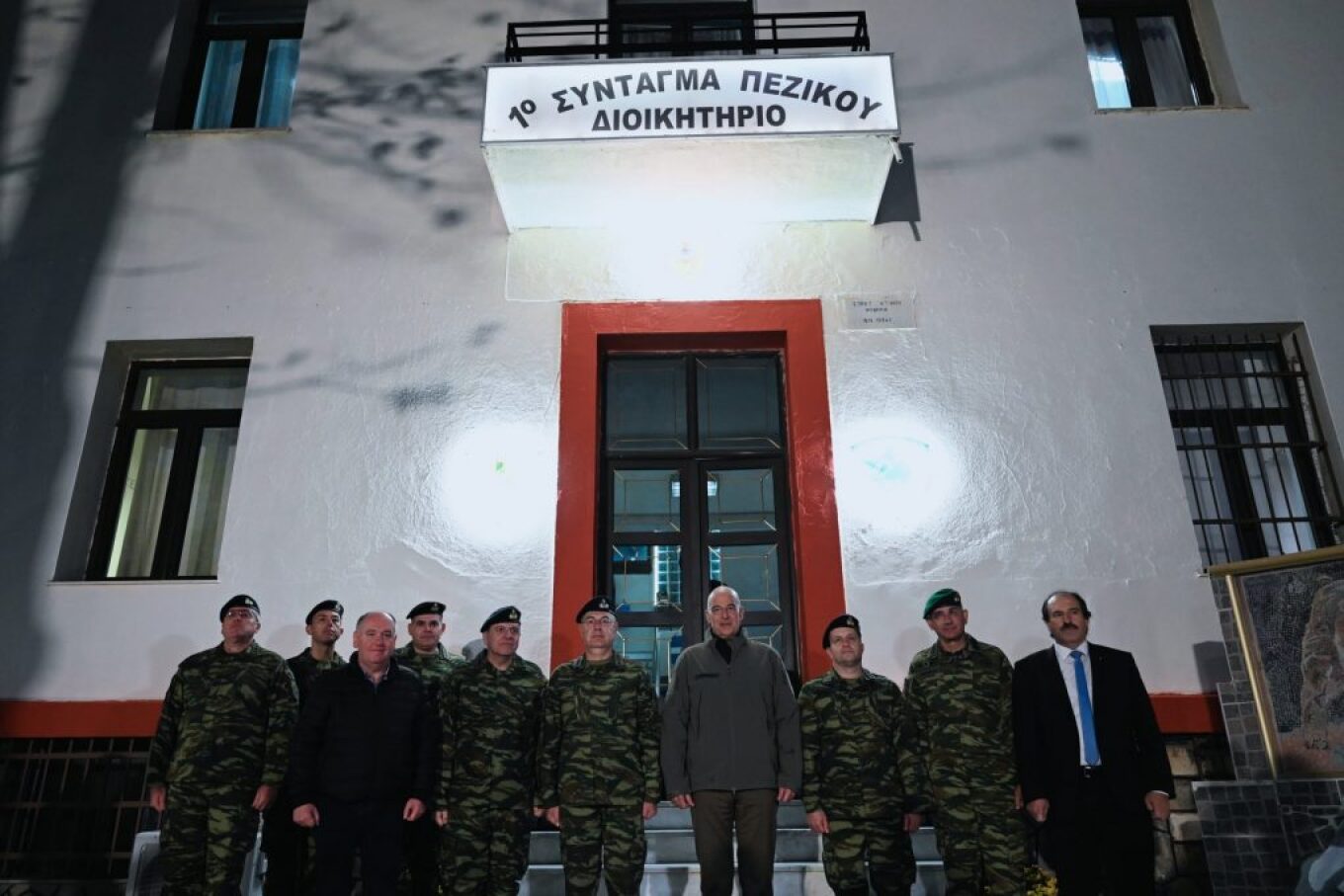 Δένδιας: Οι Ένοπλες Δυνάμεις φρουρούν τα όρια της επικράτειας