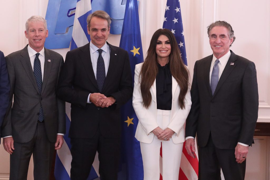 Οι πρώτες επαφές Μητσοτάκη με τους Αμερικανούς υπουργούς Εσωτερικών και Ενέργειας