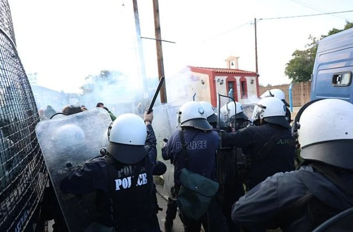 Ηράκλειο: Αγρότες επιχείρησαν να αποκλείσουν το αεροδρόμιο