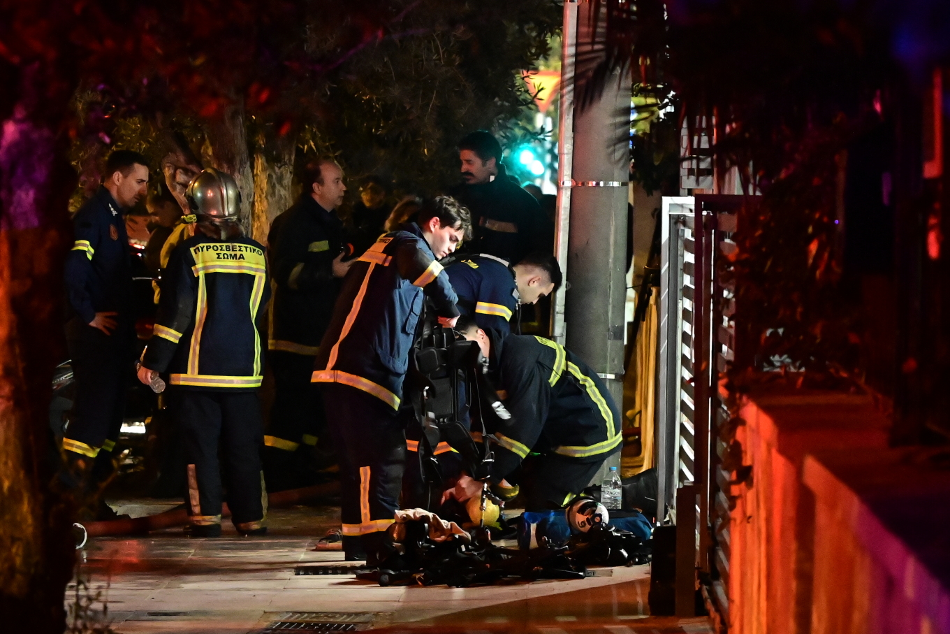 Καλλιθέα: Φωτιά μετά από έκρηξη σε διαμέρισμα