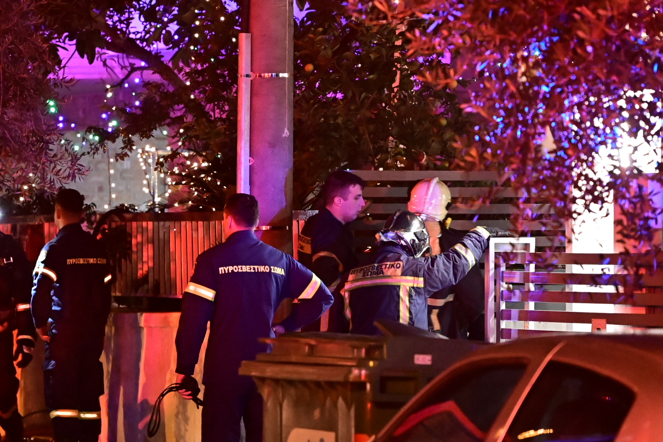 Καλλιθέα: Φωτιά μετά από έκρηξη σε διαμέρισμα