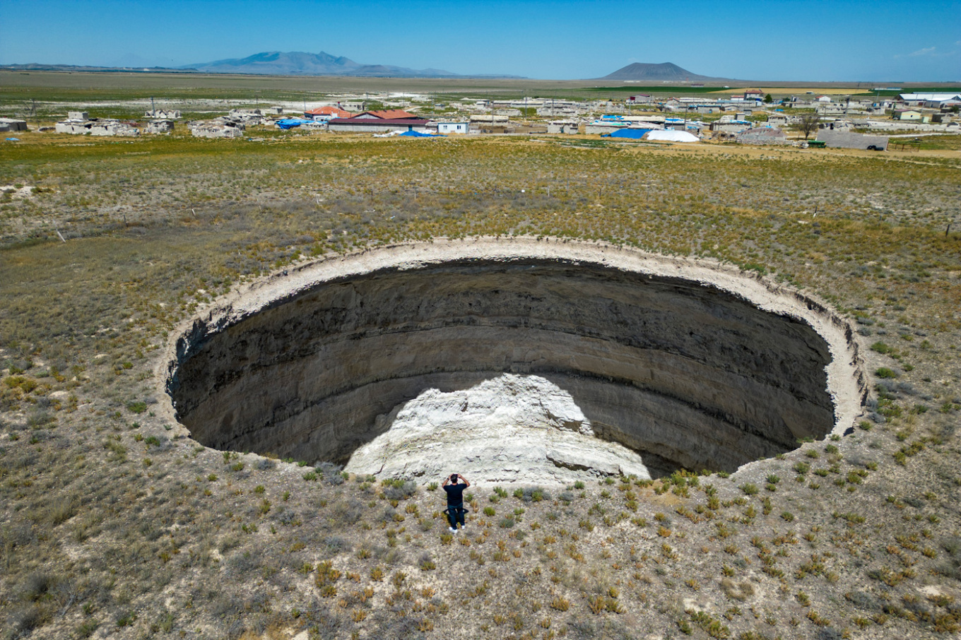 Πελώριες καταβόθρες έχουν δημιουργηθεί στο Ικόνιο της Τουρκίας