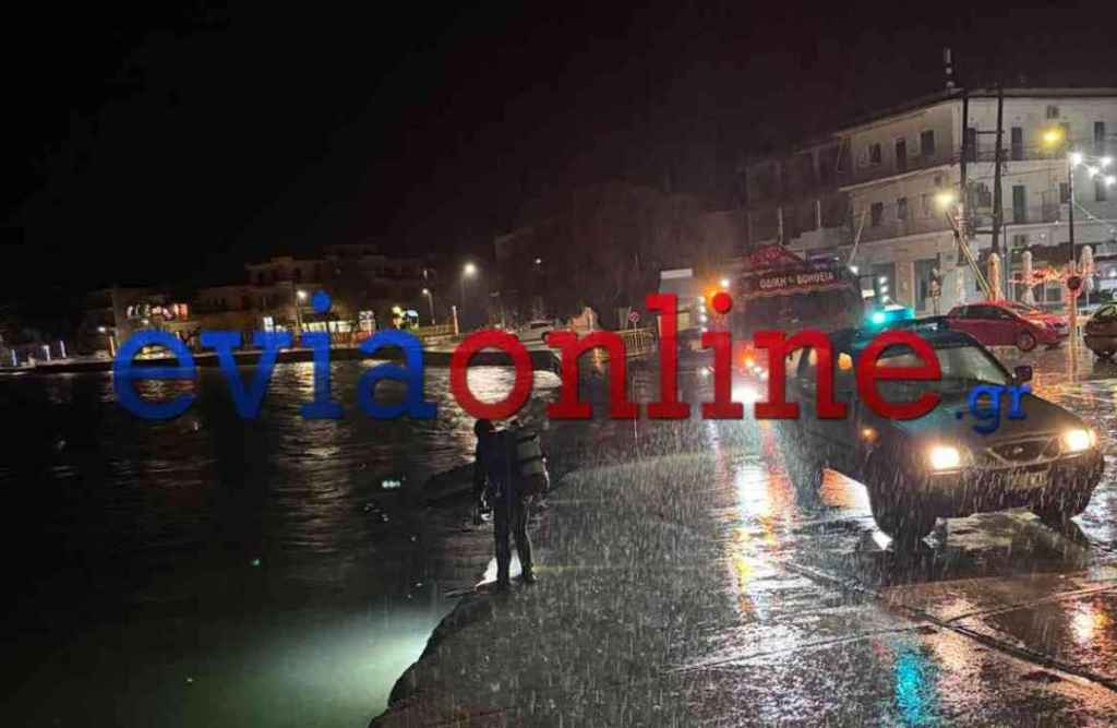 Εύβοια: Πτώση αυτοκινήτου στο λιμάνι των Νέων Στύρων