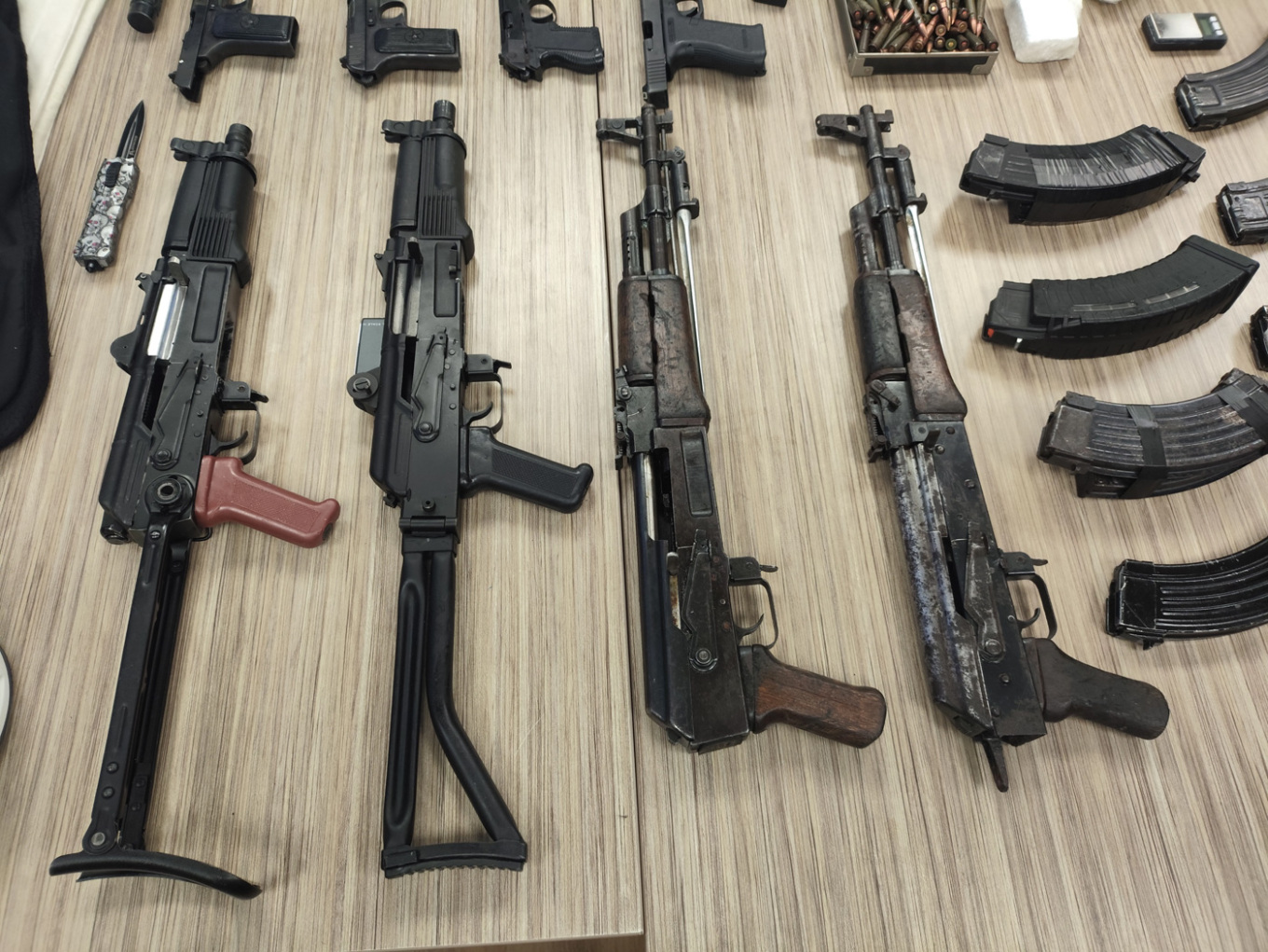 Τα όπλα που βρέθηκαν στη γιάφκα της Greek Mafia