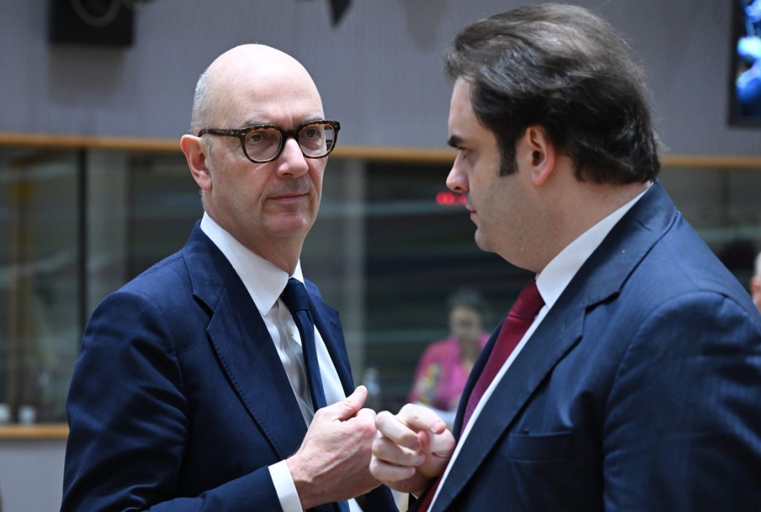  ECOFIN: Ο Πιερρακάκης δέχθηκε τα συγχαρητήρια