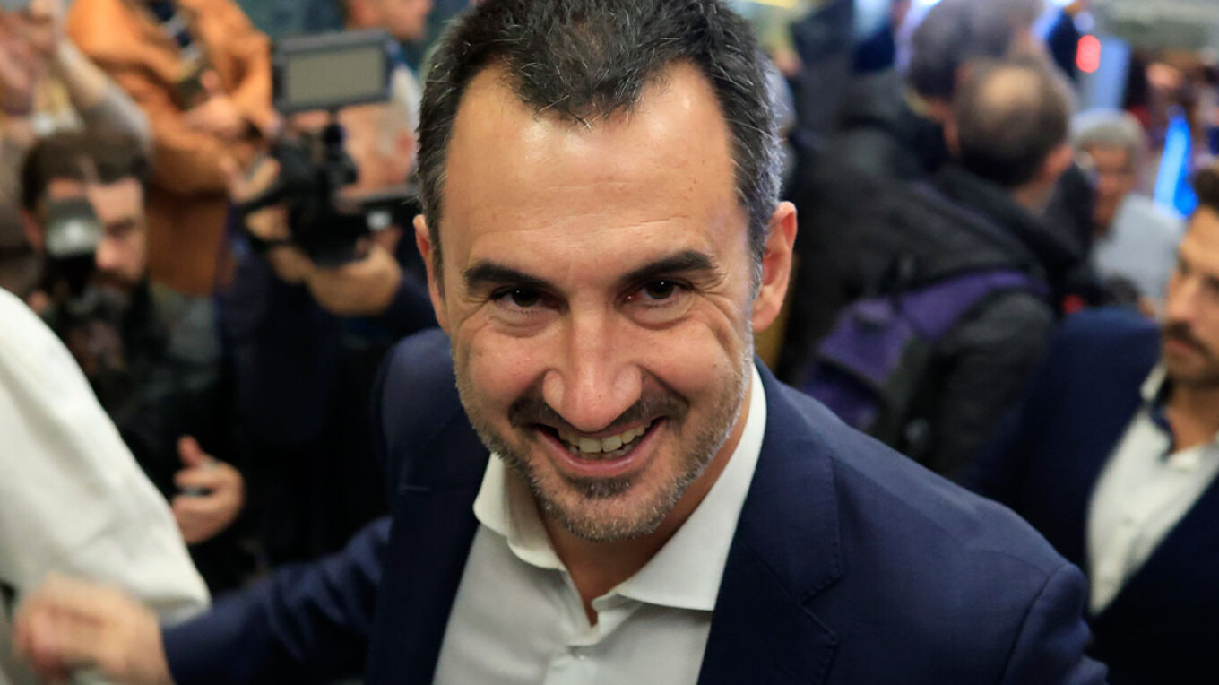 Ο Αλέξης Τσίπρας παρουσιάζει το βιβλίο του «Ιθάκη»