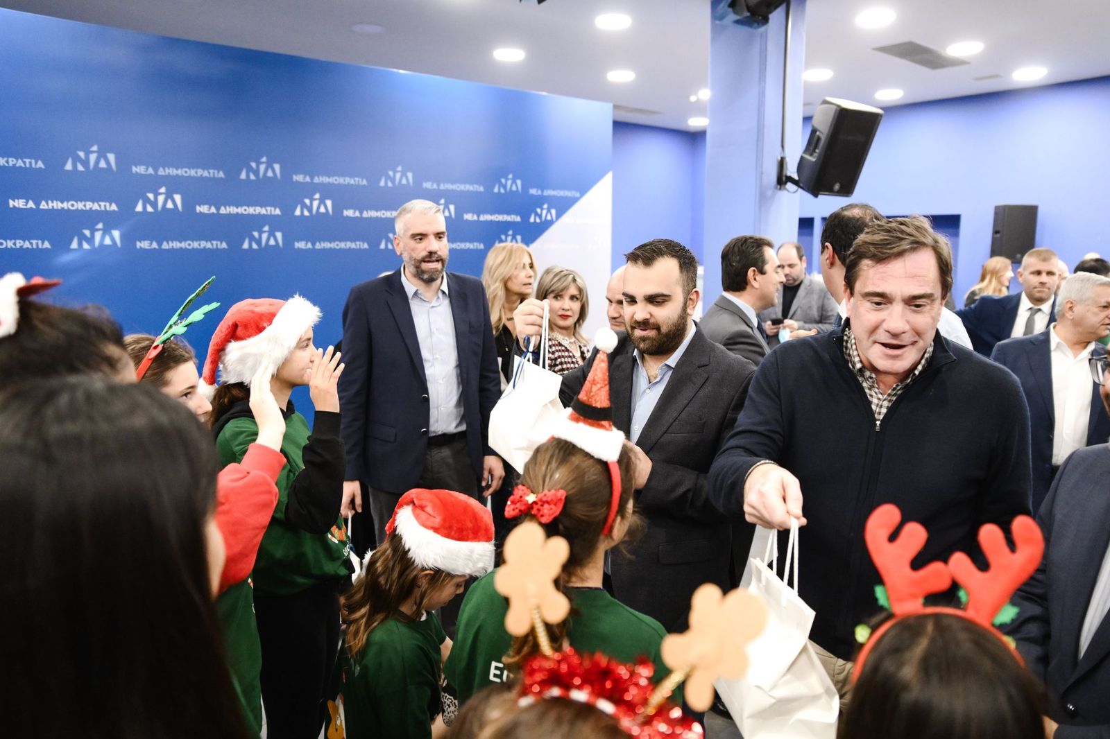 Χριστουγεννιάτικη γιορτή στα κεντρικά γραφεία της Νέας Δημοκρατίας