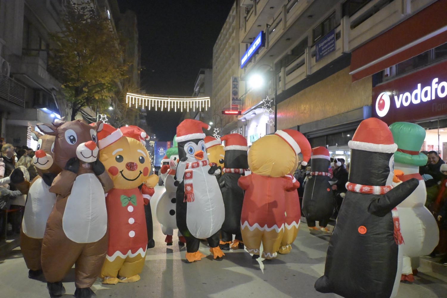 Χριστουγεννιάτικη Παρέλαση στη Λάρισα