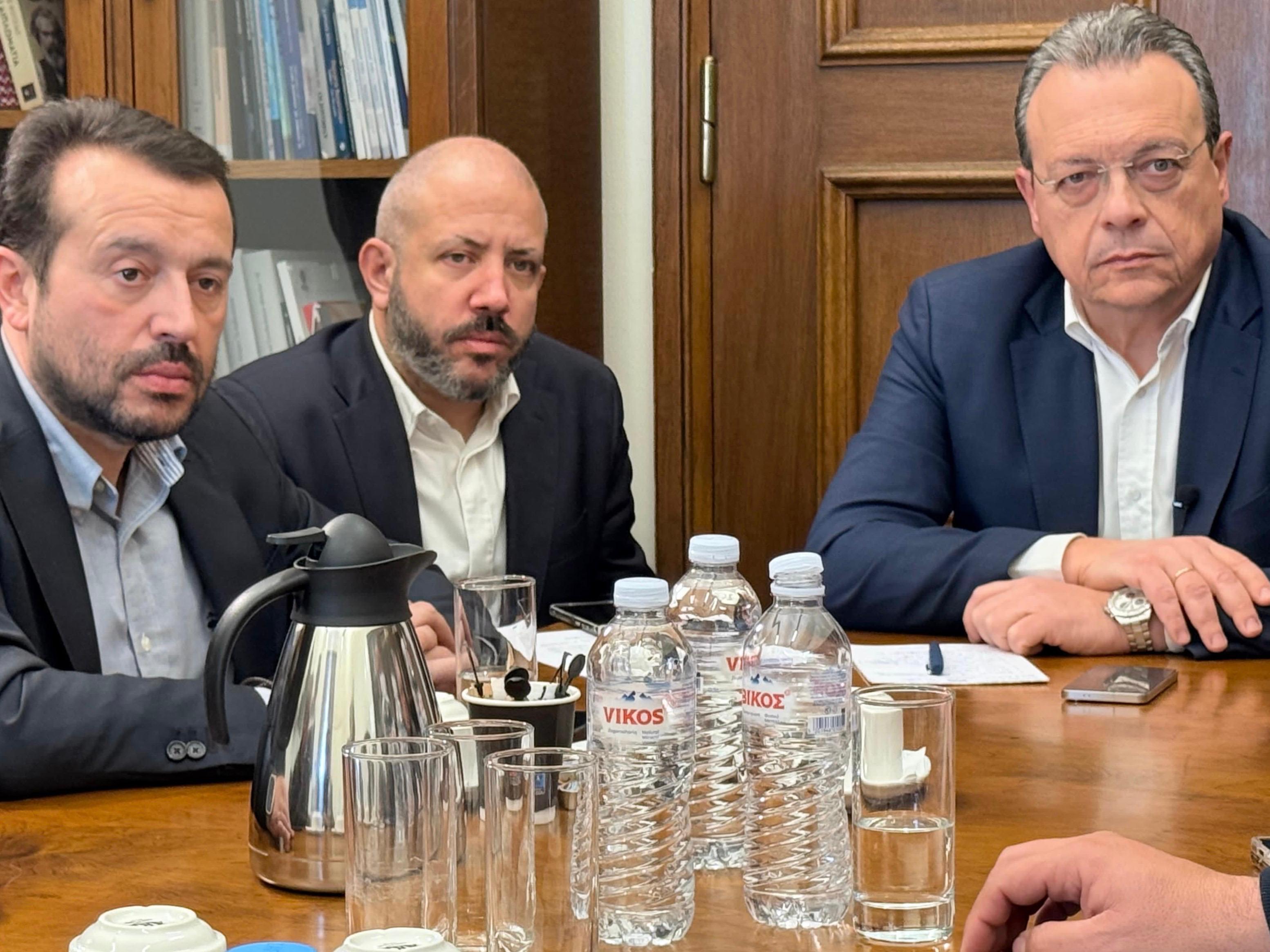 Συνάντηση του Φάμελλου με τον πρόεδρο και με μέλη του ΣΑΤΑ