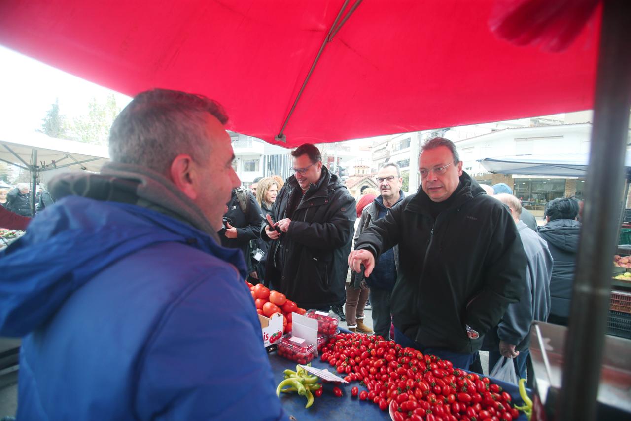 Φάμελλος: «Ο ΣΥΡΙΖΑ στηρίζει τον αγώνα των λαϊκών αγορών»