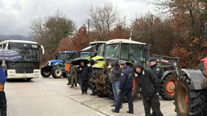 Ένταση μεταξύ αγροτών και αστυνομικών στο Καλπάκι