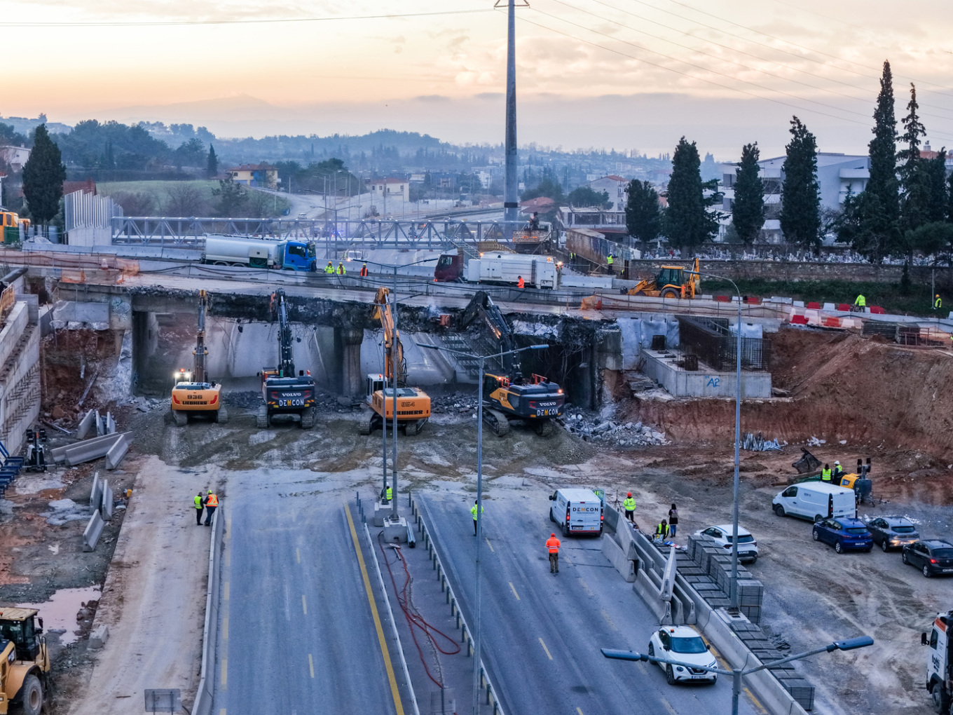 Θεσσαλονίκη: Κατεδαφίζεται η γέφυρα Πανοράματος