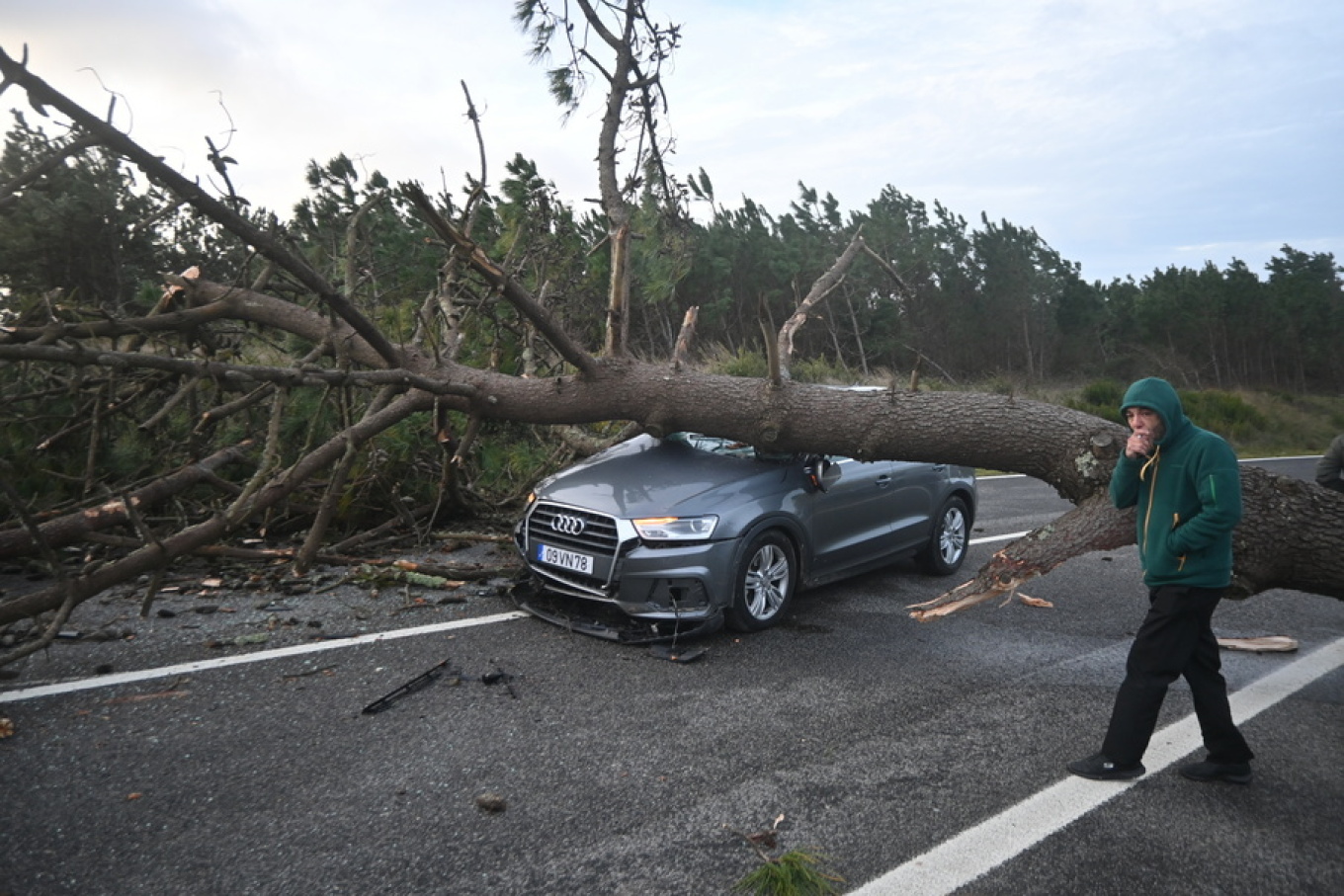 Σάρωσε Πορτογαλία και Ισπανία η κακοκαιρία «Kristin»