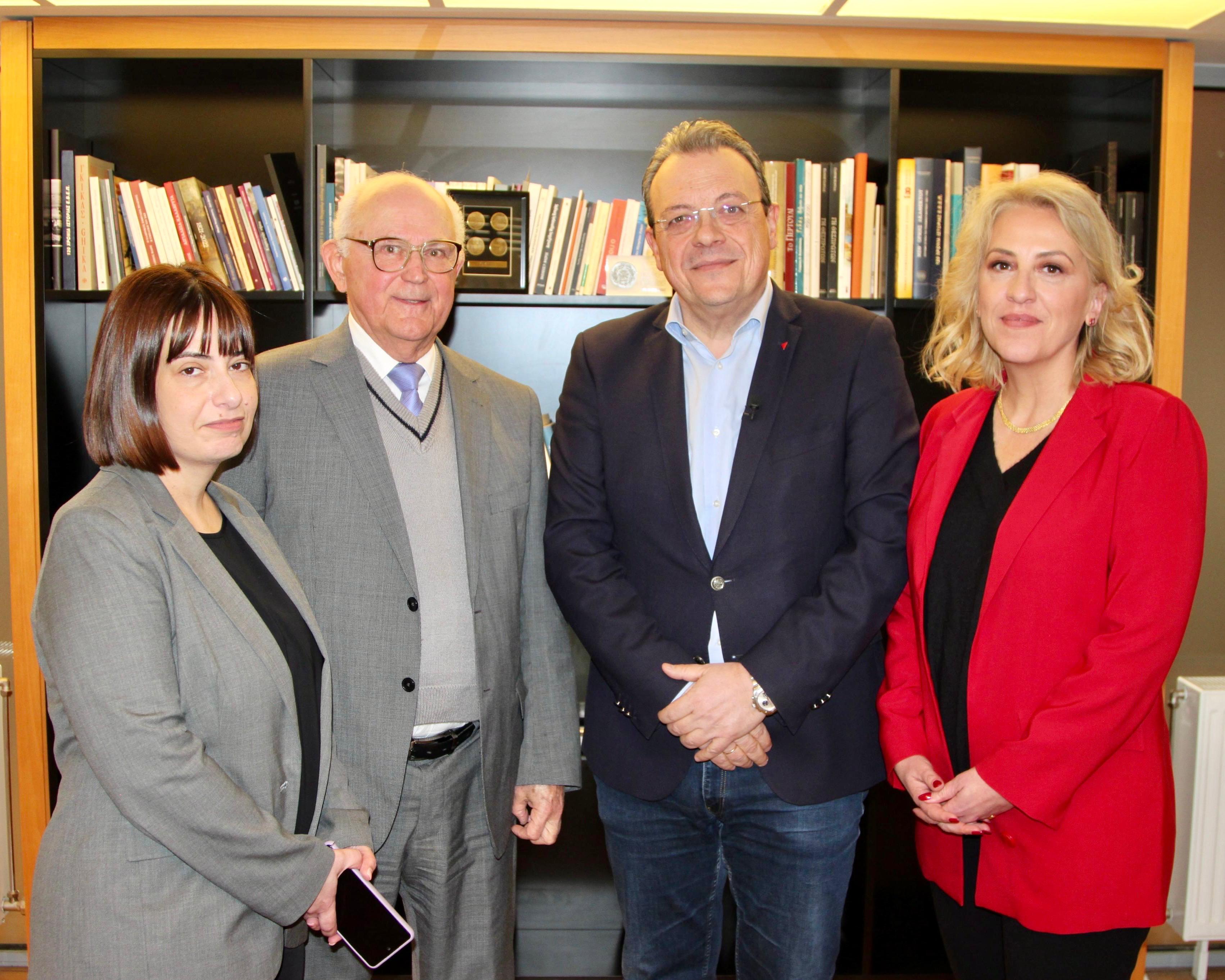 Συνάντηση του προέδρου του ΣΥΡΙΖΑ με τον πρέσβη της Κουβάς στην Ελλάδα, Aramis Fuente Hernandez.