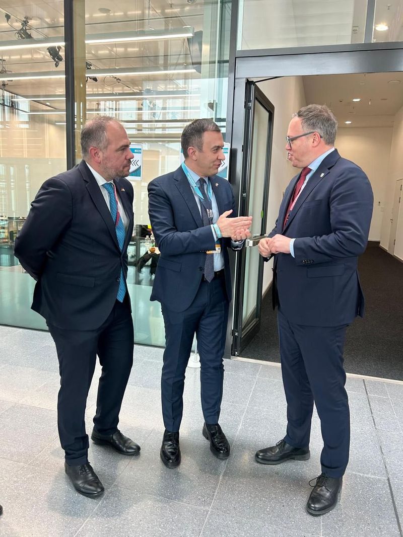 Στο Συνέδριο του CDU στη Στουτγκάρδη Χατζηβασιλείου και Φόρτωμας