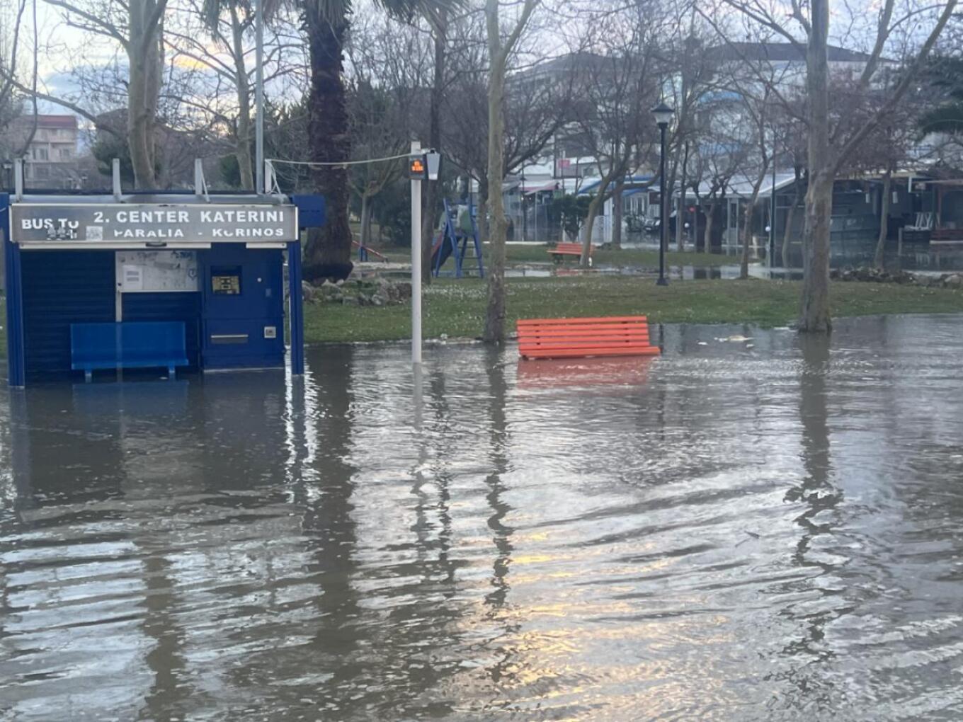 Κατερίνη: Αίτημα του δήμου να κηρυχθεί σε κατάσταση έκτακτης ανάγκης μετά τη θαλάσσια υπερχείλιση