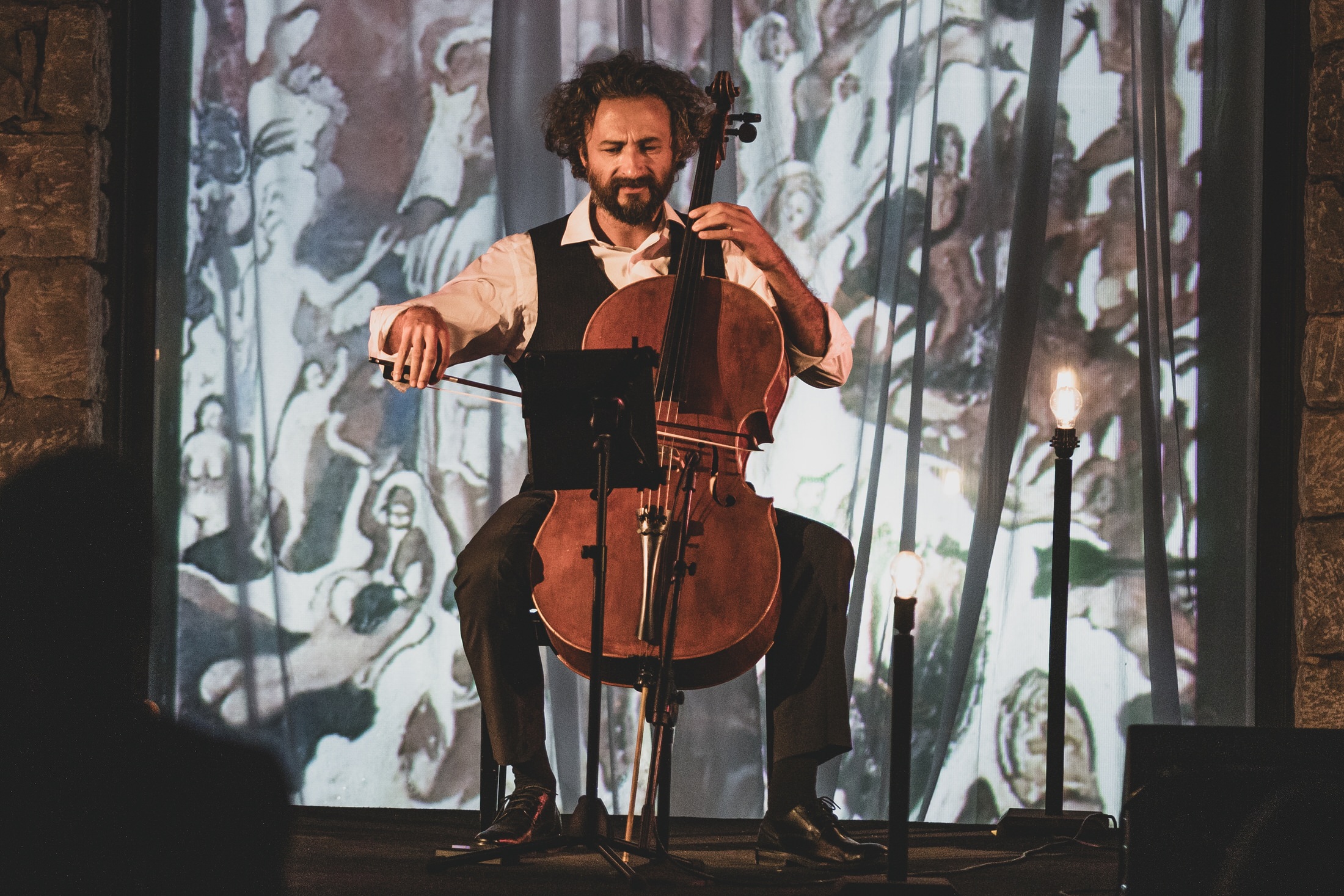 «Λουκής Λάρας» μια μουσική αφήγηση στο Θέατρο Ολύμπια