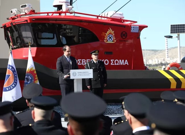 Παραδόθηκαν πέντε υπερσύγχρονα ταχύπλοα στη Πυροσβεστική