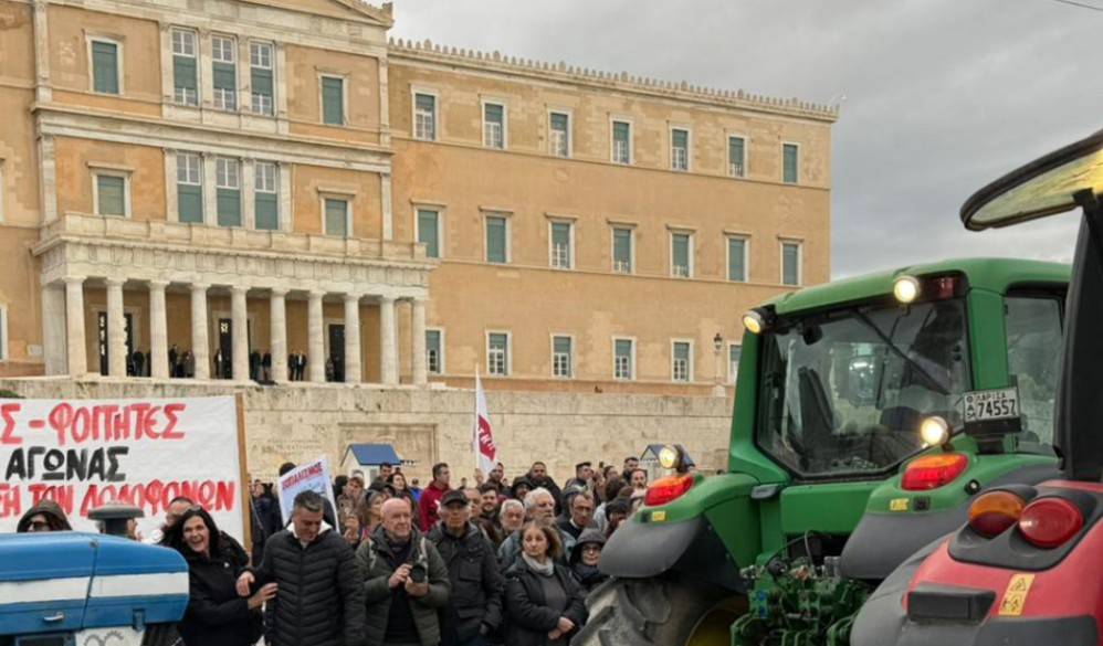 Στο Σύνταγμα έφτασαν τα τρακτέρ