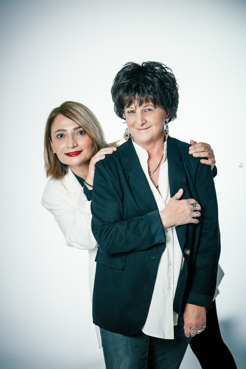 «Με κυνηγούν οι Μέλισσες»: Η Φωτεινή Βελεσιώτου στο Κύτταρο