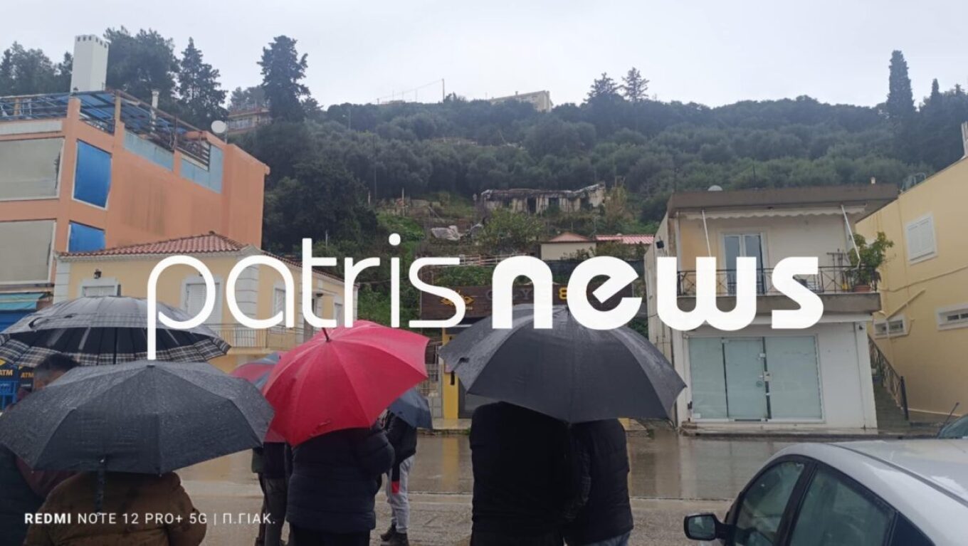 Κατάκολο: Τεράστιος βράχος βρίσκεται σε απόσταση αναπνοής από σπίτια