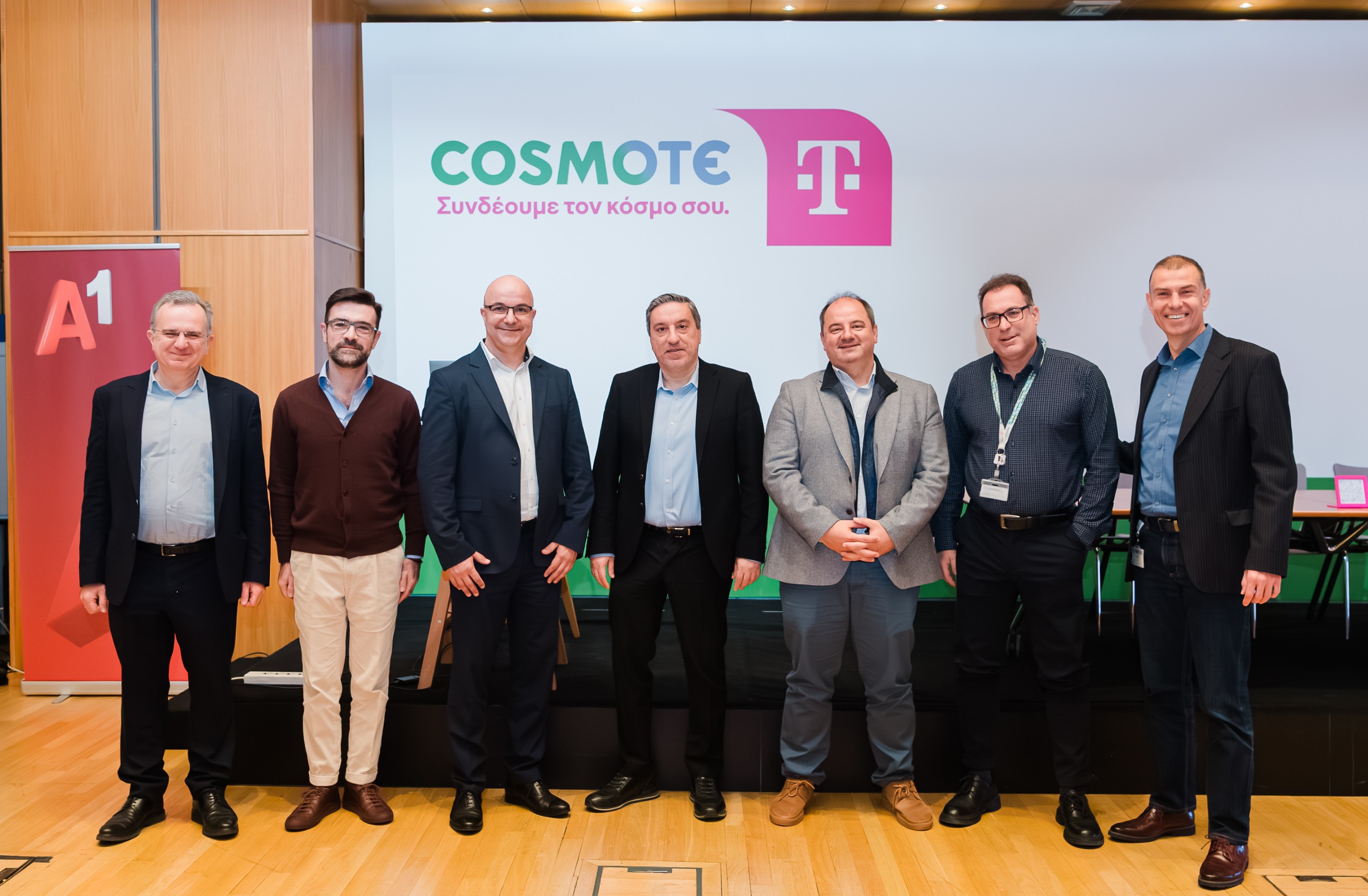 Οι βασικοί συντελεστές του 5G SEAGUL κατά τη συνάντηση της κοινοπραξίας για τα αποτελέσματα του ευρωπαϊκού έργου.  Από αριστερά: Καθηγητής Παναγιώτης Δεμέστιχας, CEO and Chairman of the Board of Directors, WINGS, Θάνος Κασκαμανίδης, HaDEA, European Commission, 5G SEAGUL Project Officer, Georgi Angelov Kodjaivanov, Director of the Converged Network and Services Division, A1BG, Γιώργος Τσώνης, Chief Officer Τεχνολογίας Ομίλου ΟΤΕ, Καθηγητής Κων/νος Καράντζαλος, Γενικός Γραμματέας Τηλεπικοινωνιών και Ταχυδρομε