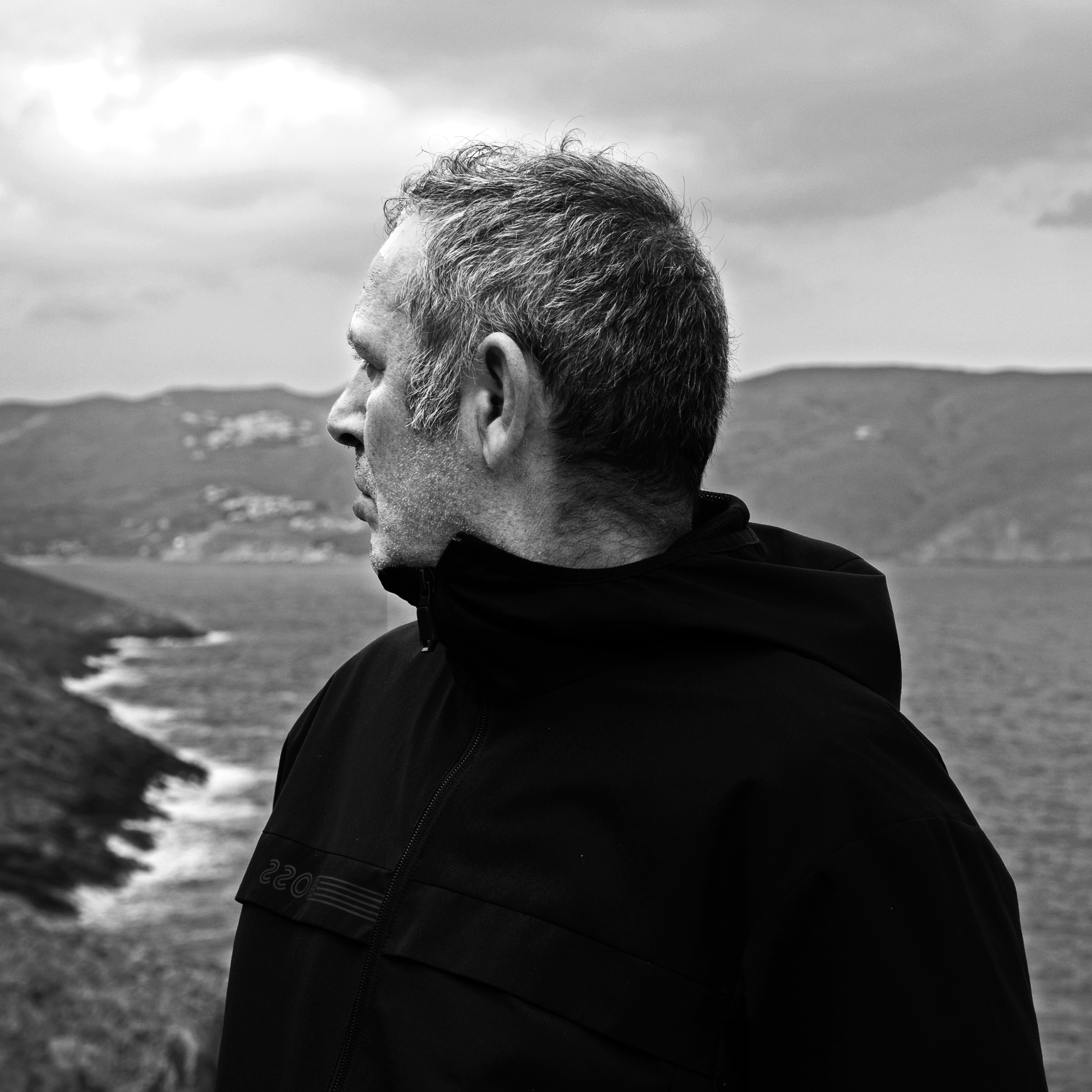 Ο Παύλος Παυλίδης παρουσιάζει το βιβλίο του: «Αυτή είναι η γειτονιά μου σκύλε»