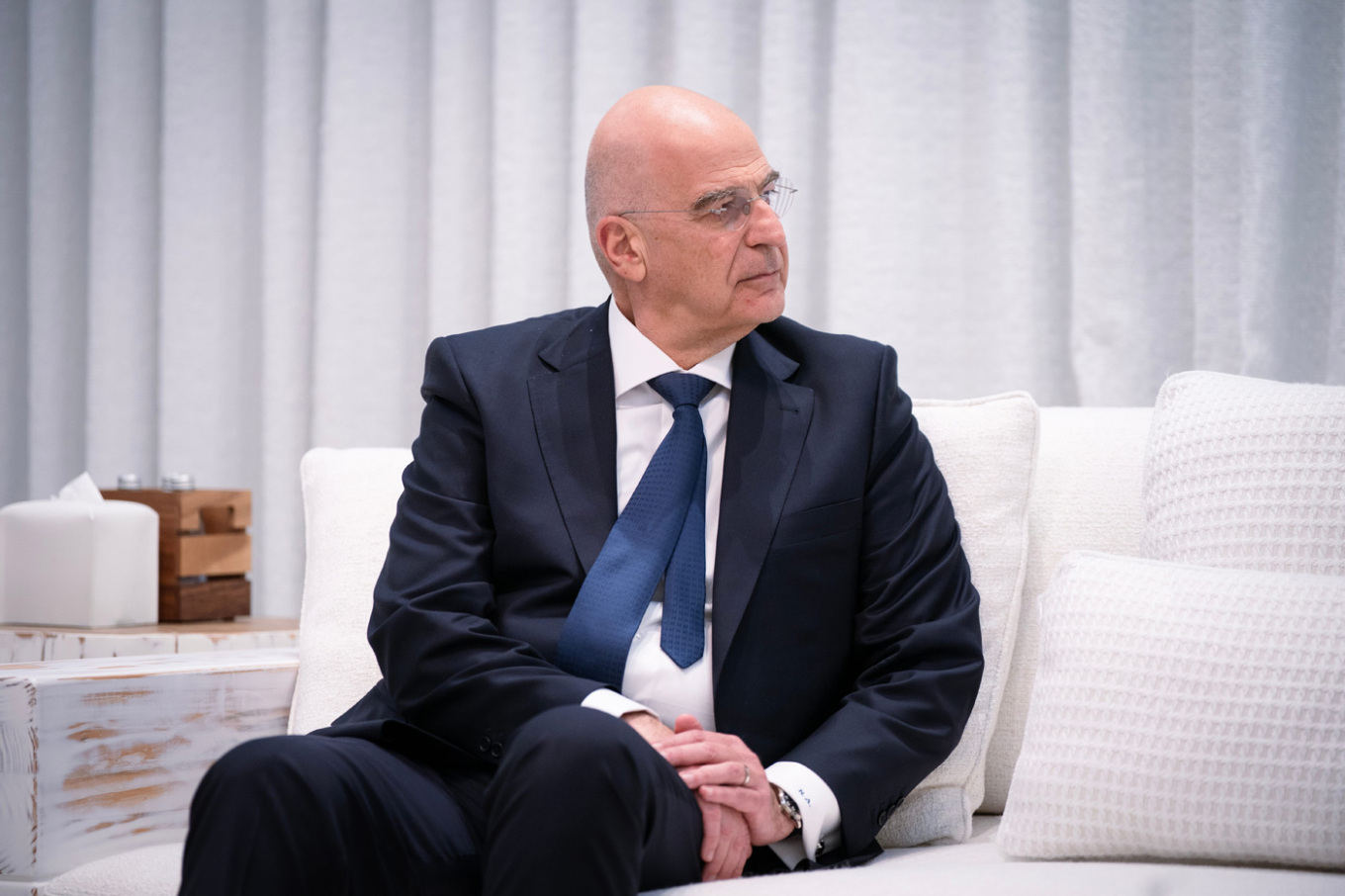 Δένδιας: Συναντήσεις με υψηλόβαθμους αξιωματούχους στα ΗΑΕ