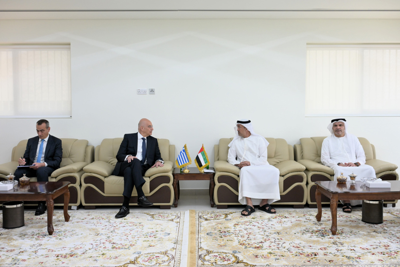 Δένδιας: Συναντήσεις με υψηλόβαθμους αξιωματούχους στα ΗΑΕ