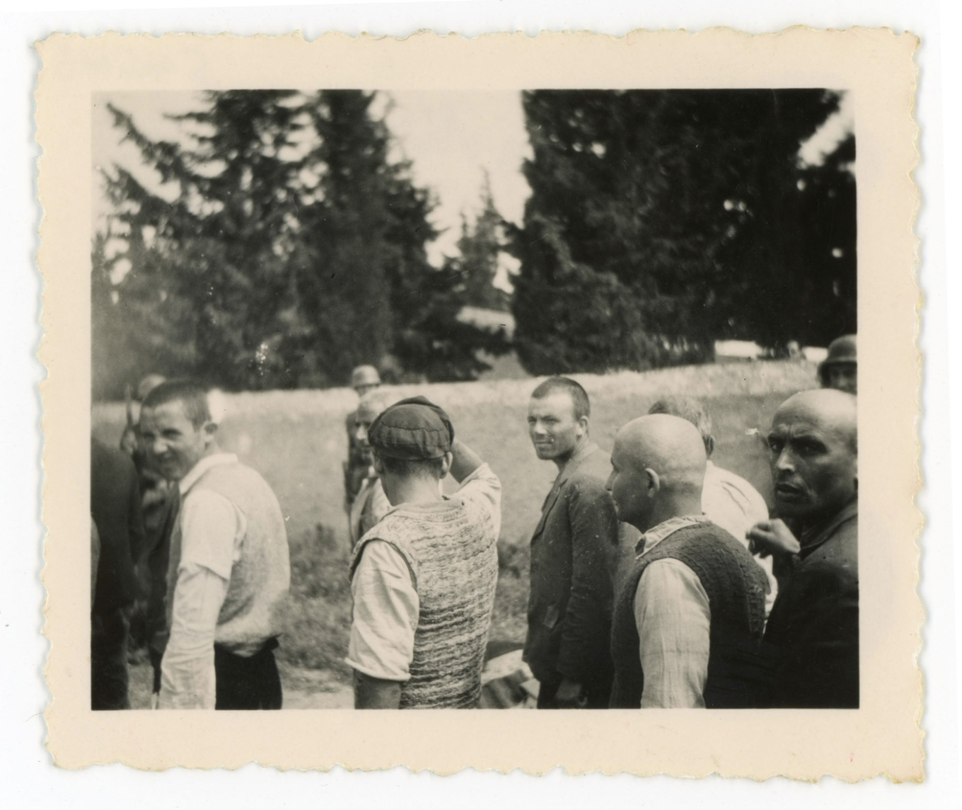 Συγκλονιστικές εικόνες από την εκτέλεση των 200 στην Καισαριανή