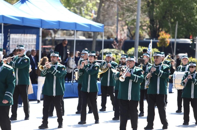 Θεσσαλονίκη: Με λαμπρότητα η παρέλαση μαθητικών και στρατιωτικών τμημάτων