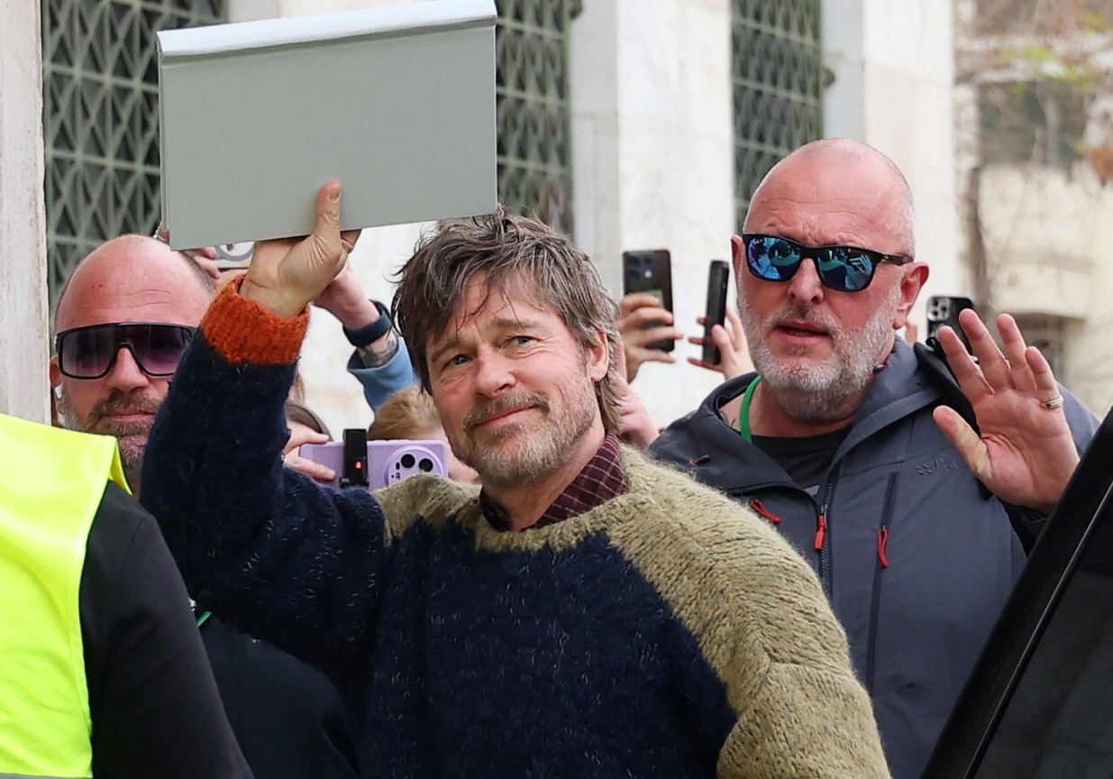 Στην πλατεία Κοτζιά o Μπραντ Πιτ