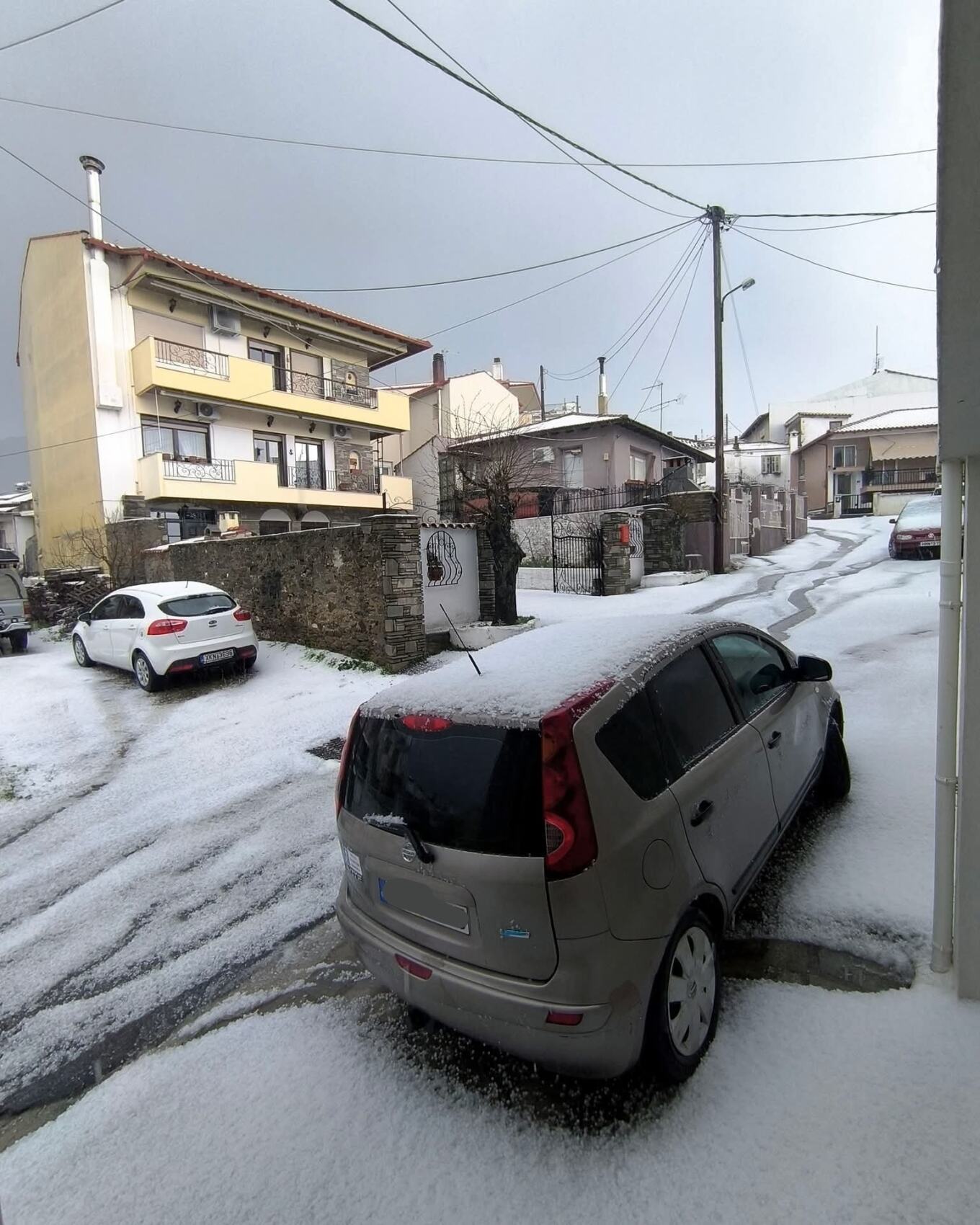 Χαλκιδική: Σφοδρή χαλαζόπτωση στον Πολύγυρο