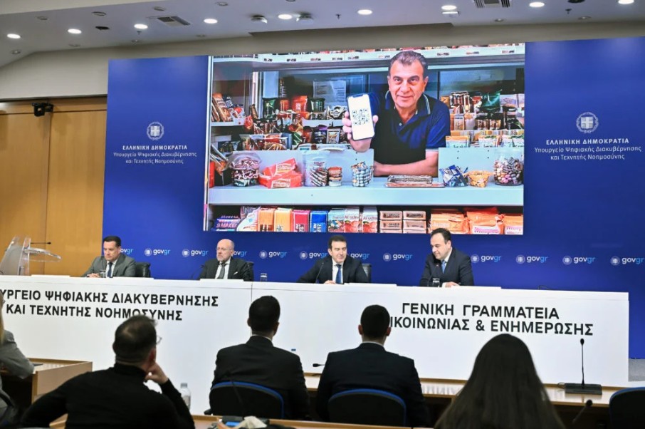 Χρυσοχοΐδης: Μηδενική ανοχή στην πώληση καπνού και αλκοόλ σε ανηλίκους