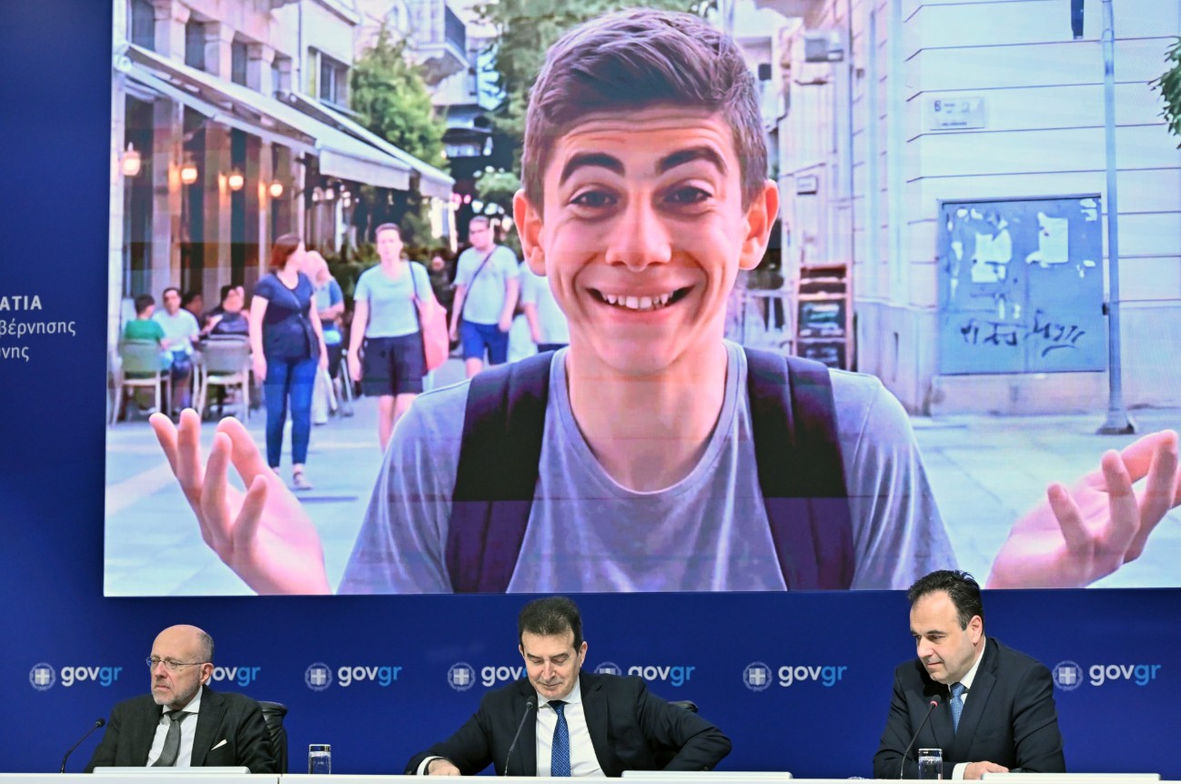 Χρυσοχοΐδης: Μηδενική ανοχή στην πώληση καπνού και αλκοόλ σε ανηλίκους