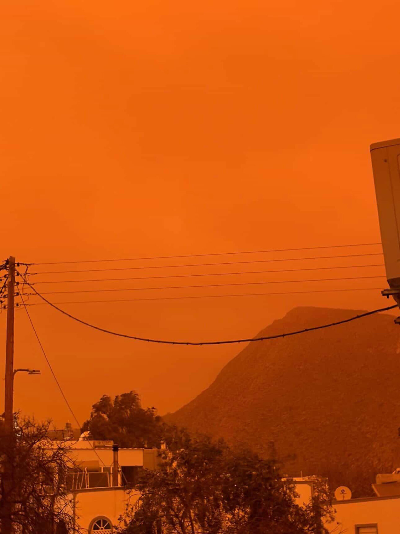  Η αφρικανική σκόνη κάλυψε Κρήτη και Κυκλάδες