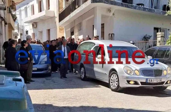 Εύβοια: Σε κλίμα ανείπωτης οδύνης η κηδεία του αδικοχαμένου 17χρονου