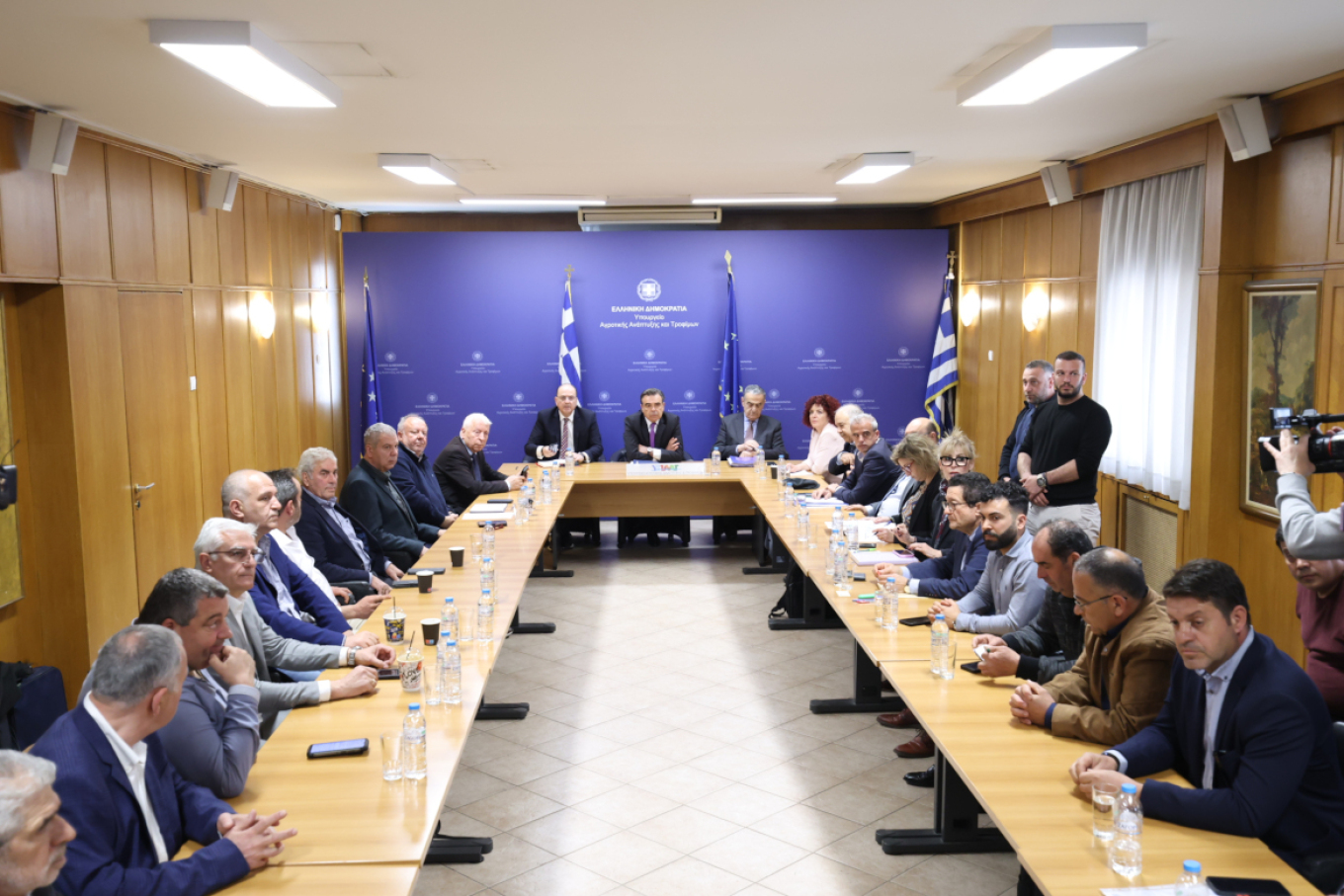 Εκτάκτως στη Λέσβο ομάδα διαχείρισης κρίσης και 10 κτηνίατροι για την αντιμετώπιση του αφθώδους πυρετού