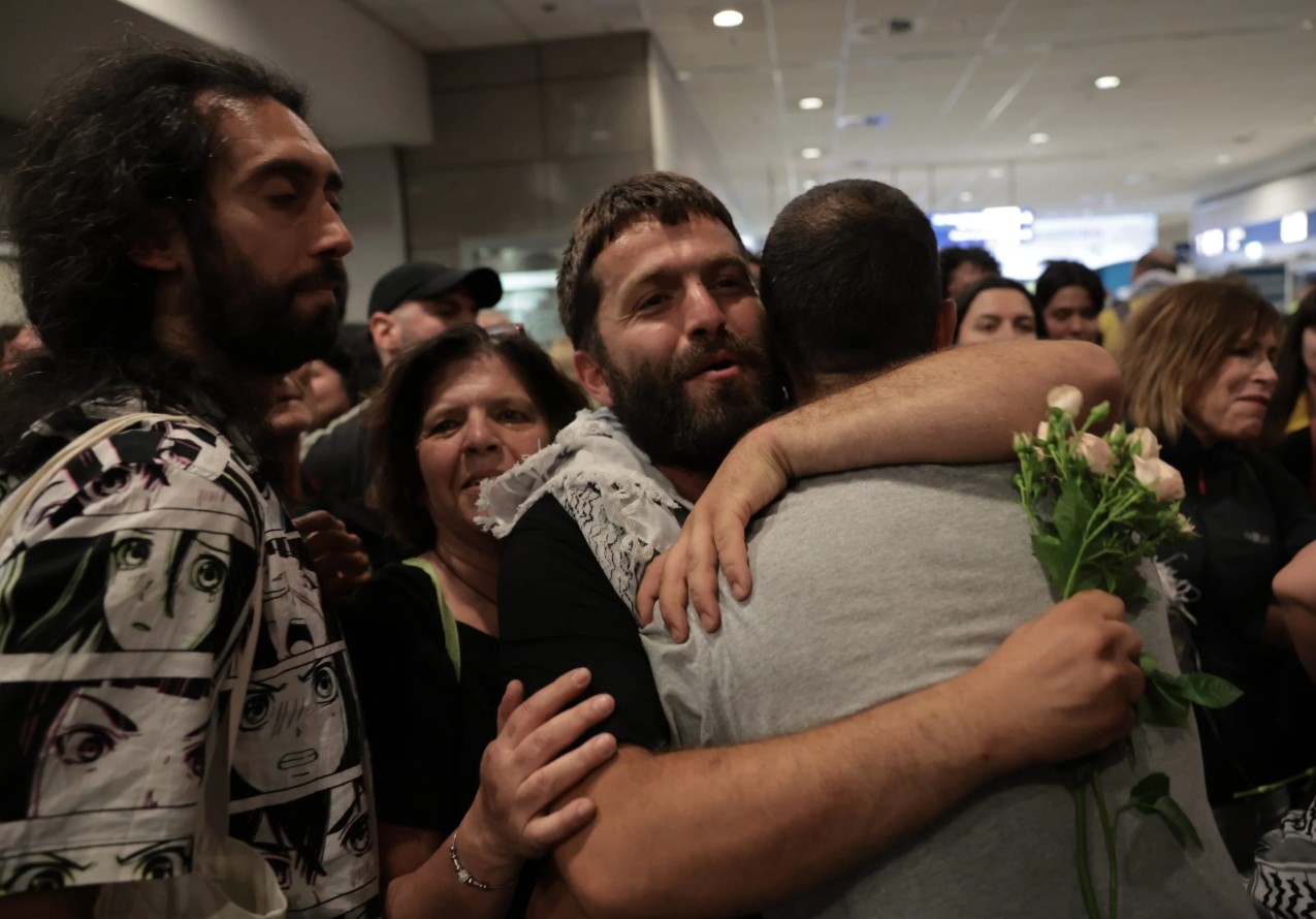 Επέστρεψαν στην Αθήνα οι Έλληνες που συμμετείχαν στον στολίσκο «Global Sumud Flotilla»