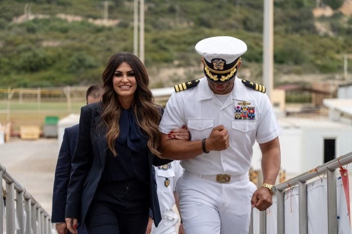 Επίσκεψη Γκίλφοϊλ στη βάση της Σούδας