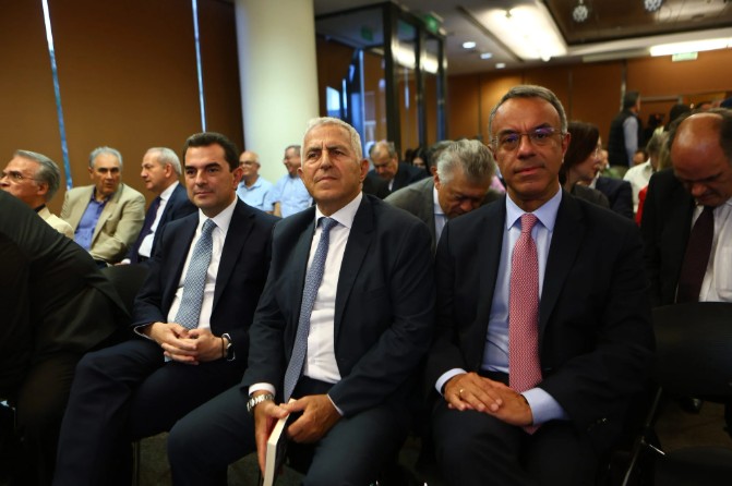 Σκρέκας Αποστολάκης Στουρνάρας