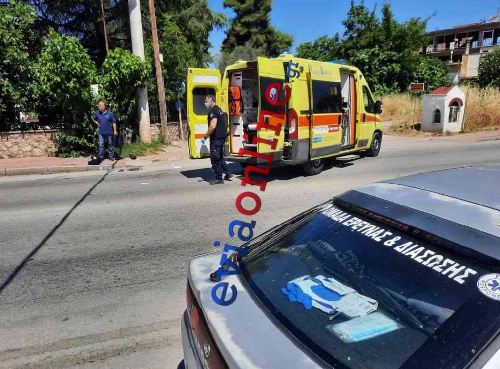 Τροχαίο στην Εύβοια: Σφοδρή σύγκρουση μηχανής με αυτοκίνητο 