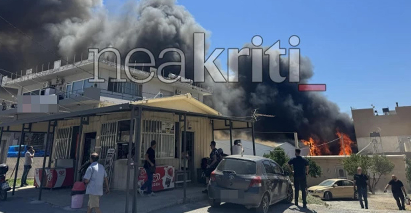 Η πυρκαγιά πήρε γρήγορα μεγάλες διαστάσεις λόγω του ιδιαίτερα εύφλεκτου υλικού όπως αναφέρει το neakriti.gr. Ιδιαίτερη ανησυχία προκαλεί το γεγονός ότι οι φλόγες καίνε σε πολύ κοντινή απόσταση από βιομηχανική ζώνη αλλά και οικίες.   Ανησυχία προκαλεί το γεγονός πως ακούστηκε μικρή έκρηξη στον χώρο, χωρίς μέχρι στιγμής να υπάρχουν αναφορές για τραυματισμούς όπως αναφέρει το neakriti. Πυροσβέστες επιχειρούν και σε κατοικίες που βρίσκονται κοντά στο σημείο της φωτιάς, έχοντας ανέβει στον 1ο και 2ο όροφο πολυκα
