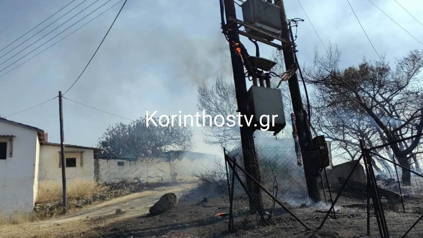 Μεγάλη φωτιά στον Άγιο Δημήτριο Κορινθίας