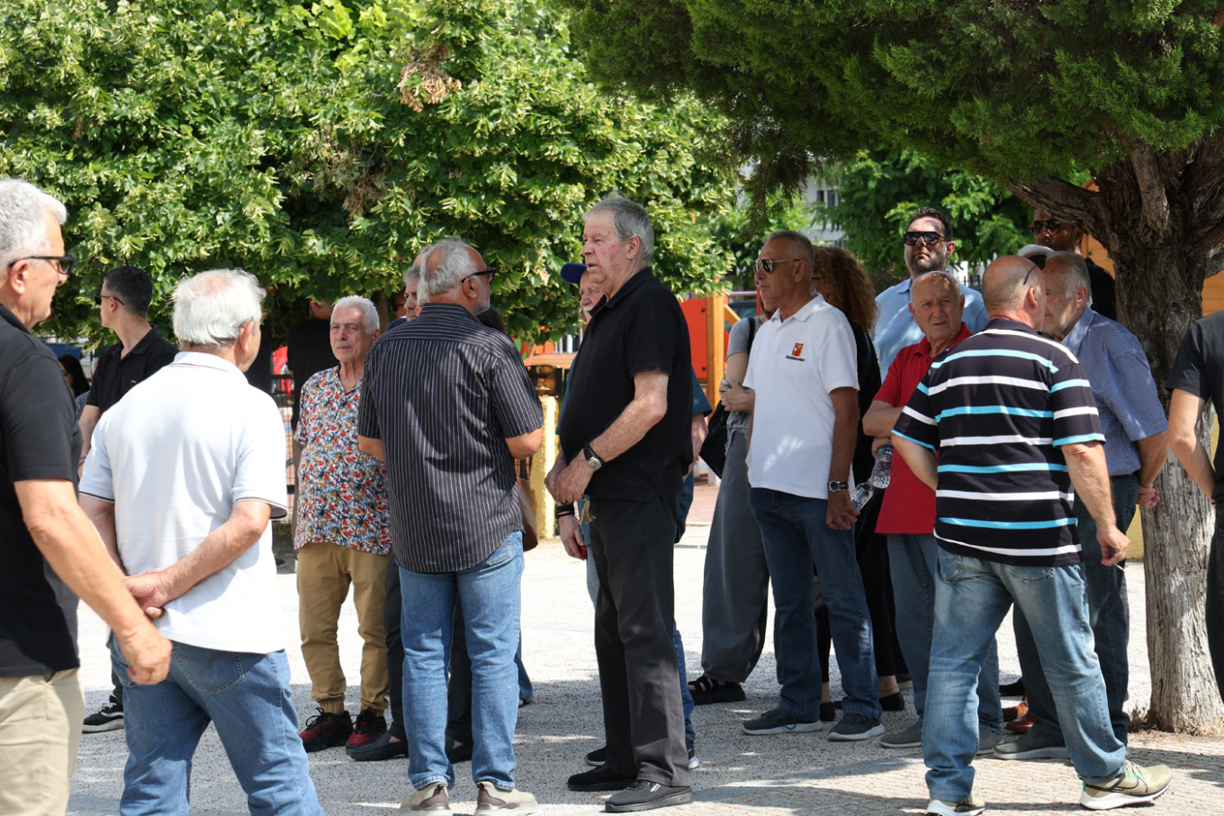 Συγκίνηση στο «τελευταίο αντίο» στον Τάκη Γκώνια στη Λειβαδιά