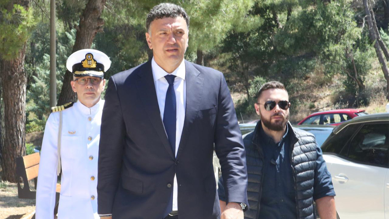 Συγκίνηση στην κηδεία του Γιώργου Σουφλιά